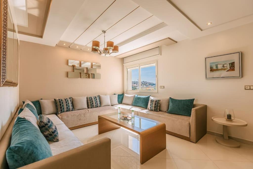 Central 2-Bedrooms Near Beach & Dining タンジェ エクステリア 写真