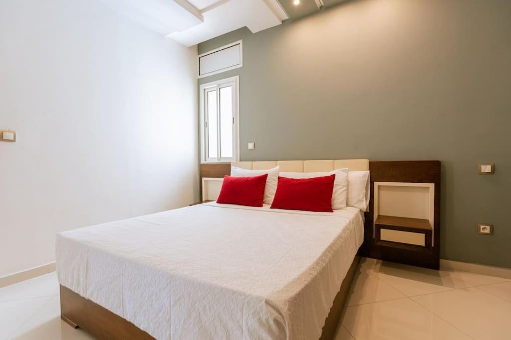 Central 2-Bedrooms Near Beach & Dining タンジェ エクステリア 写真