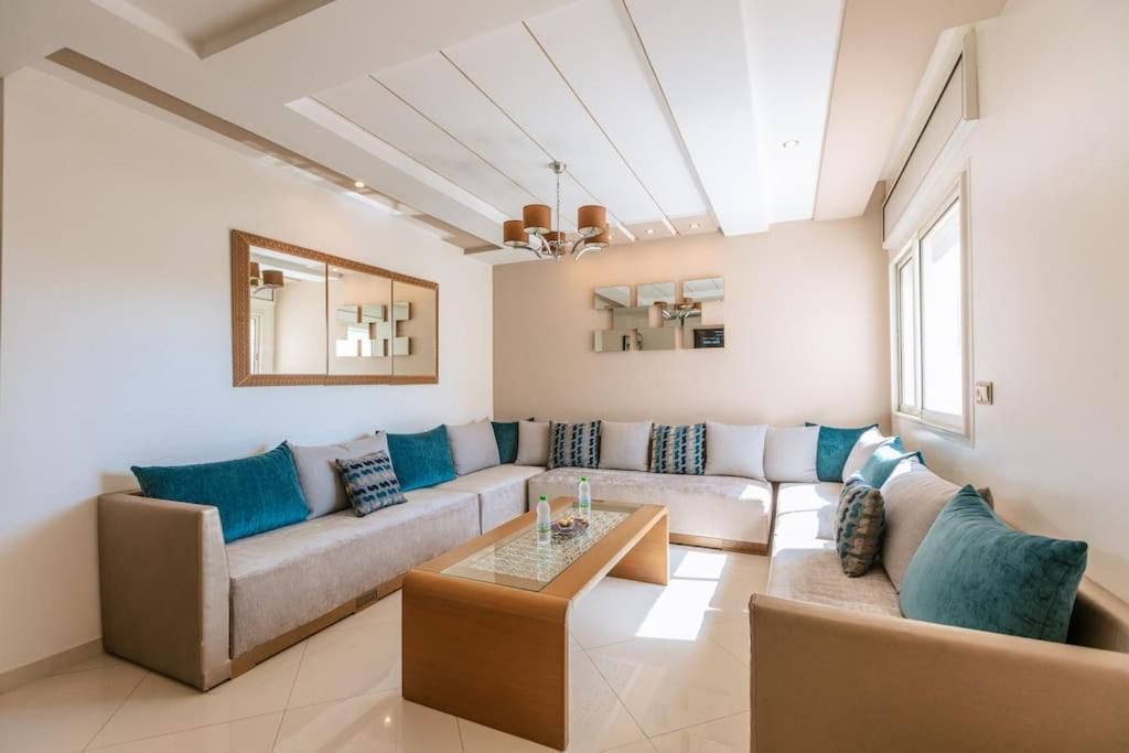 Central 2-Bedrooms Near Beach & Dining タンジェ エクステリア 写真