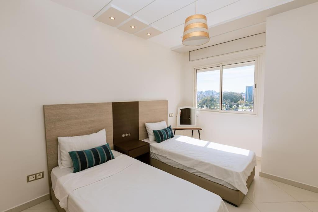 Central 2-Bedrooms Near Beach & Dining タンジェ エクステリア 写真