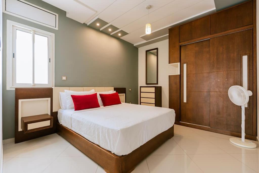 Central 2-Bedrooms Near Beach & Dining タンジェ エクステリア 写真